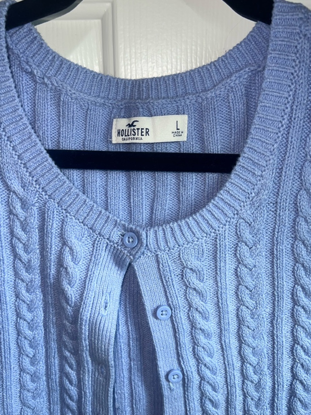 Hollister Blue Cable Knit Cropped Button Cardigan - Picture 2 of 4
